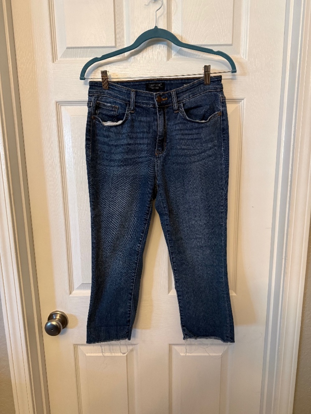 JUDY BLUE Skinny Fit Capri, Mid-Rise Jeans, Size 9/29